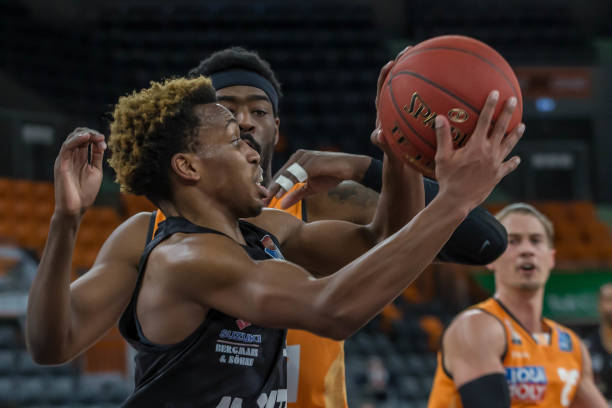 刷新或创下 刷新或创下