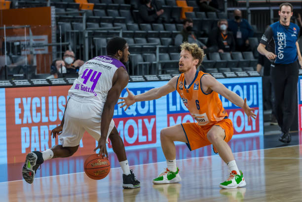 随着中国篮 随着中国篮